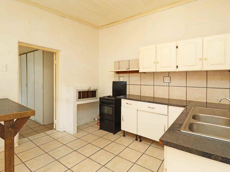 Cozy 2-Bed Garden Cottage with Covered Carport – Rent Now! - Photo 9