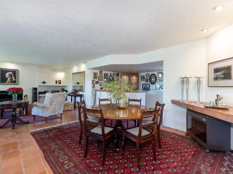 LIGHT, BRIGHT AND BREEZY ENTERTAINER / FAMILY HOME IN THE HEART OF LONEHILL IN A QUIET CUL-DE-SAC - Photo 8