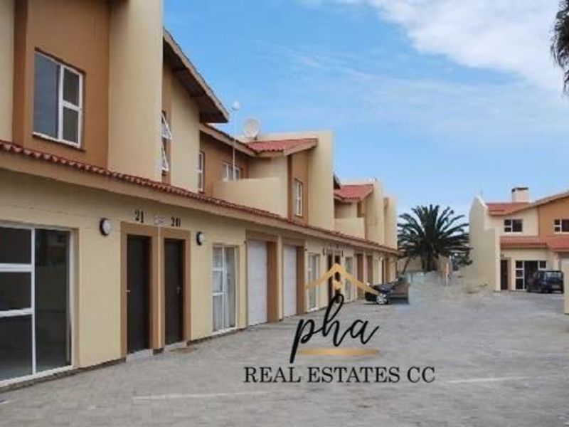 Townhouse for sale in Secure complex in Fairway Estates, Walvis Bay for N$850 000.00 - Photo 9