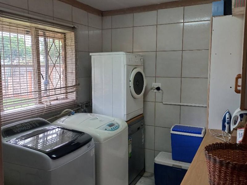 3 Spacious bedroom home+Study+Spacious flat+solar power Installed! - Photo 4