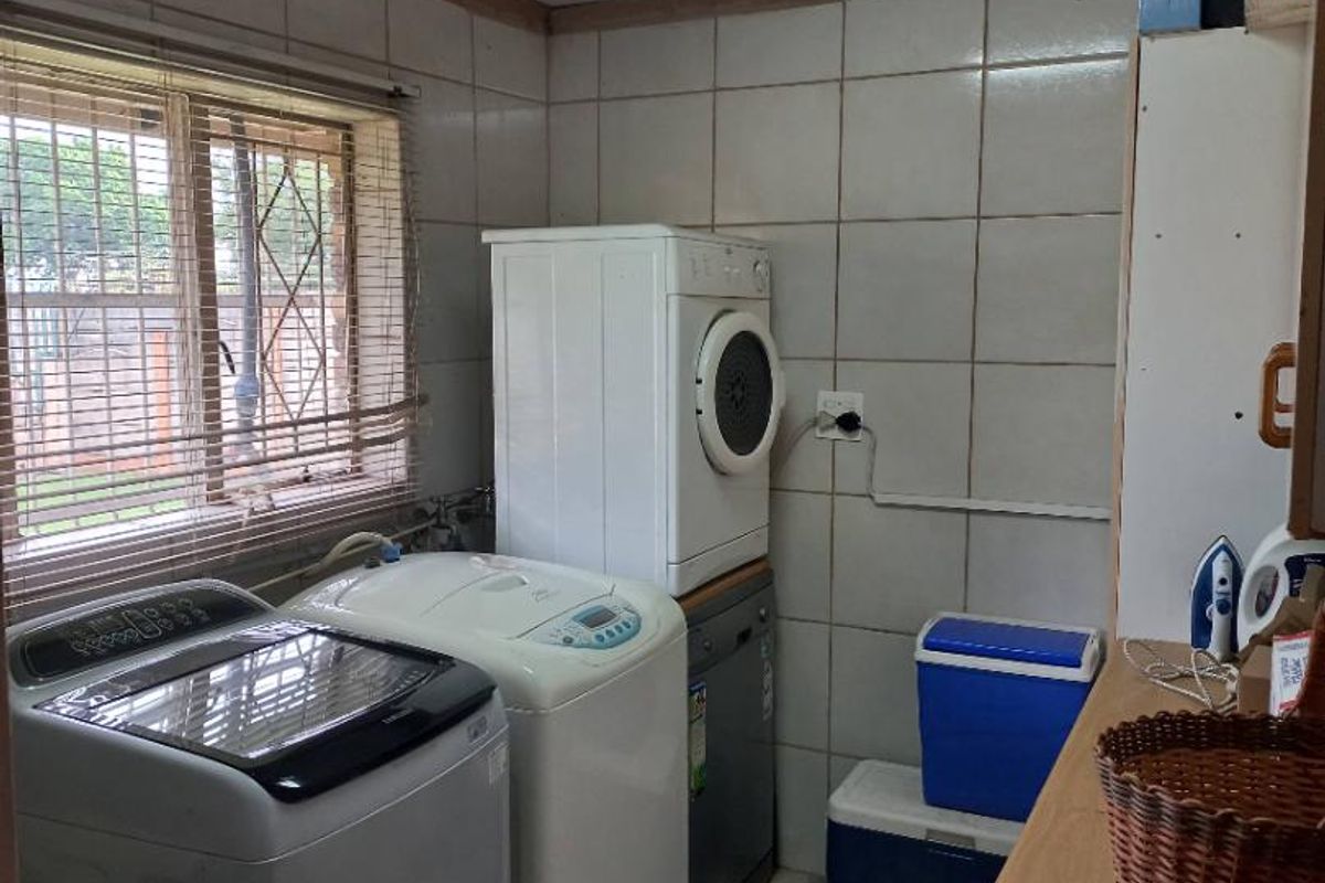 3 Spacious bedroom home+Study+Spacious flat+solar power Installed! - Photo 4