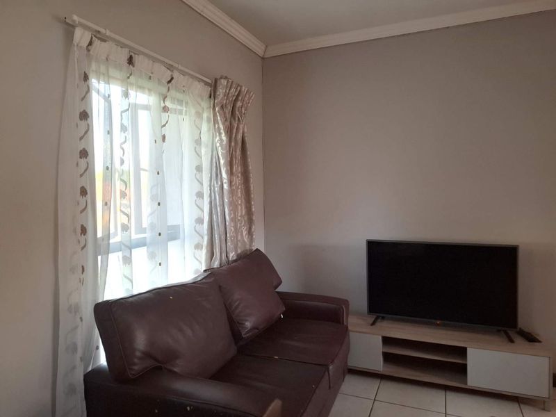 2 Bedroom Apartment in Popular Concerto Symphony Park Hartbeespoort - Photo 5