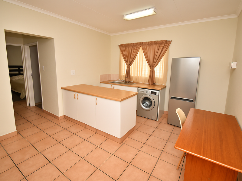 First Floor Apartment - Photo 5