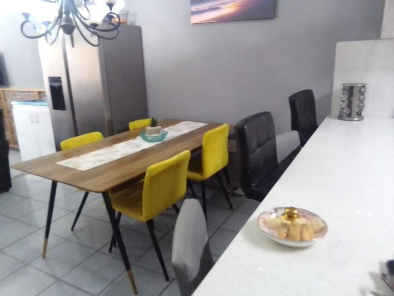 SPACIOUS, LOW-MAINTENANCE HOME WITH GRANNY FLAT IN A QUIET, FRIENDLY NEIGHBOURHOOD - Photo 7