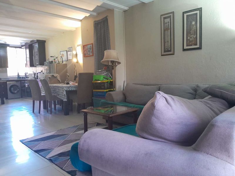 2 Bedroom Townhouse for Sale in The Hill - Photo 3