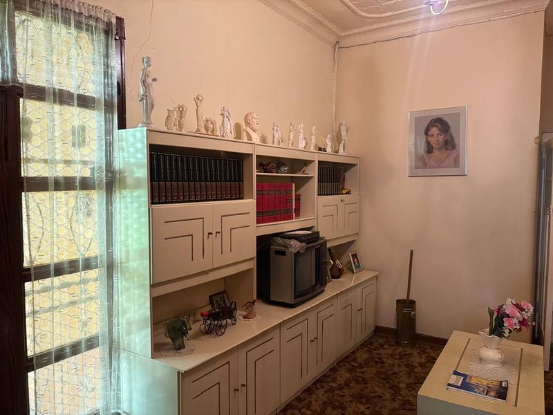 Secure suburban living - Photo 8