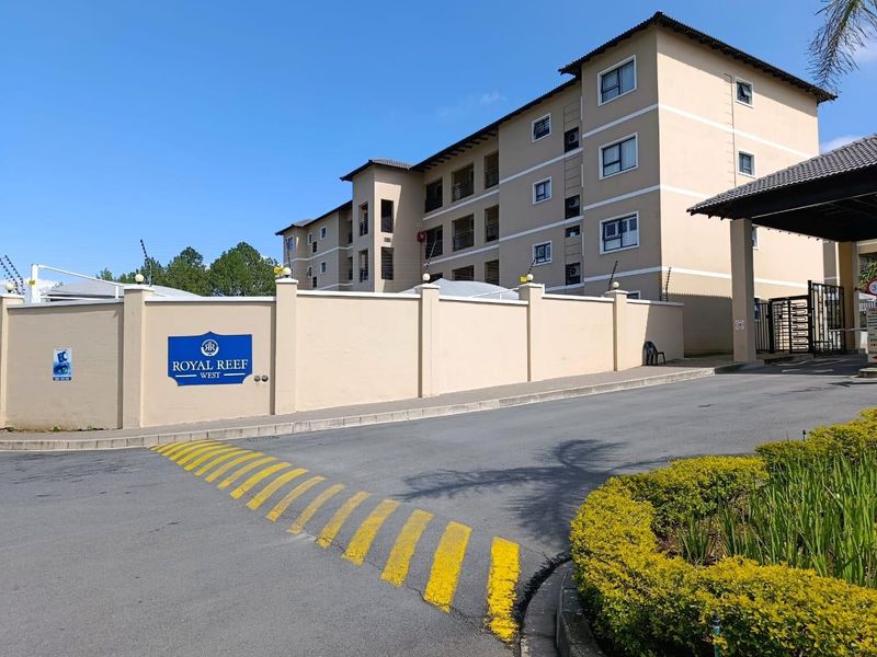 STOP AND LOOK AT THIS 2 BEDROOM BARGAIN! - Photo 2