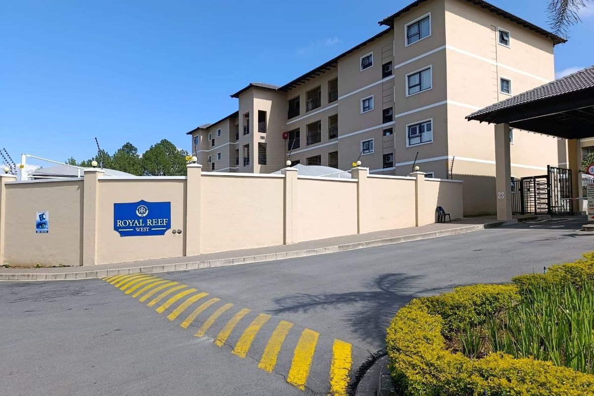 STOP AND LOOK AT THIS 2 BEDROOM BARGAIN! - Photo 2