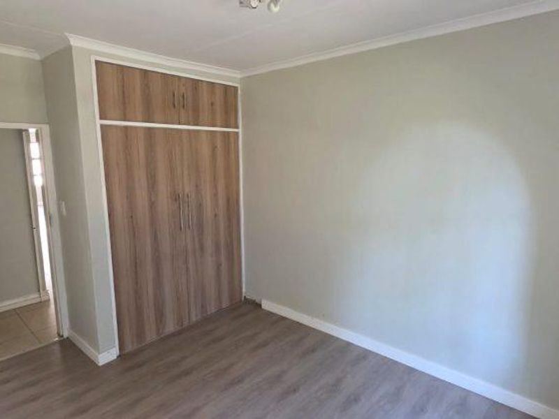 Recently Renovated Immaculate Home for Sale in Garsfontein - Photo 7