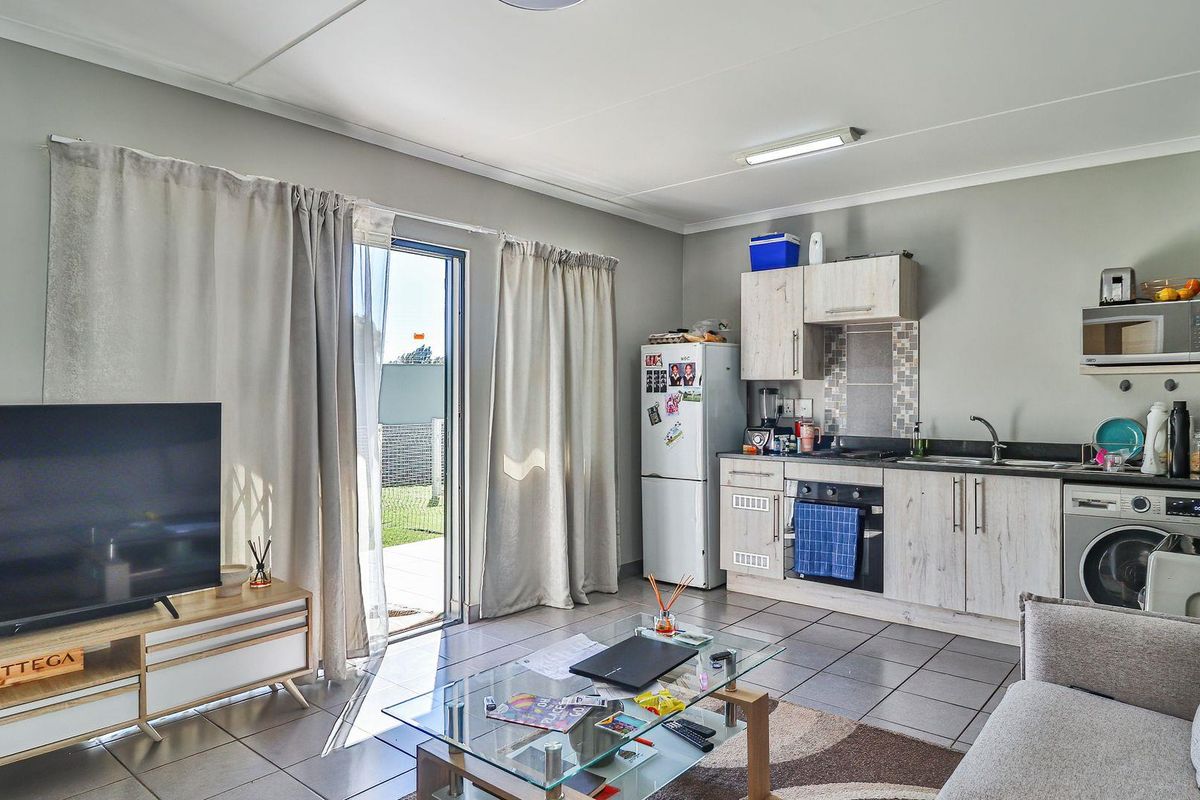 Affordable Luxury: Clubhouse and Pool at Your Doorstep - Photo 4