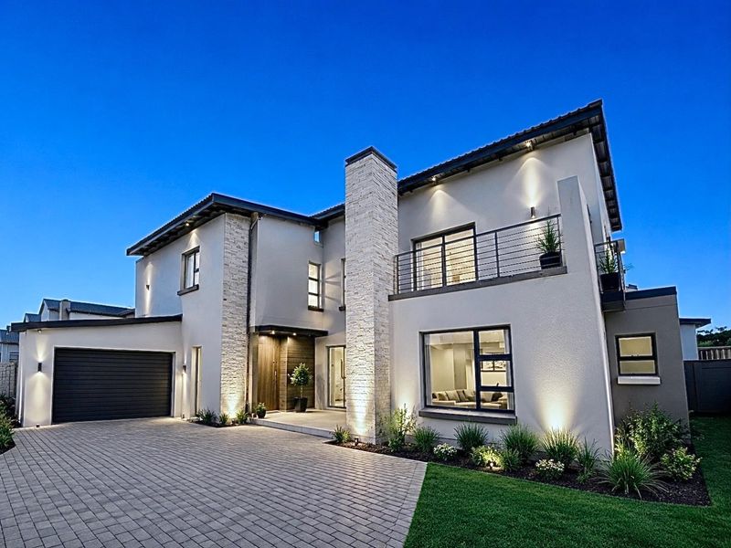 Newly Built Estate Home - Photo 1