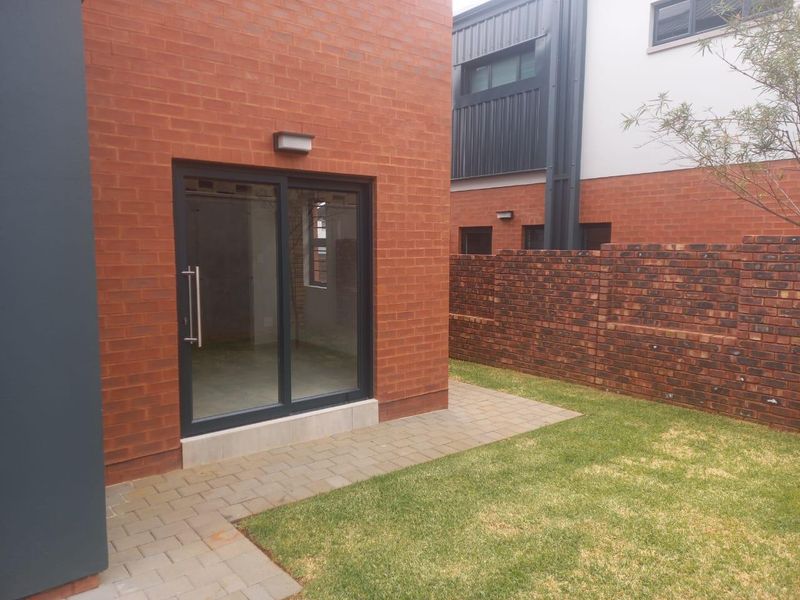 Beautiful 3 Bedroom Cluster in Northriding - Photo 6