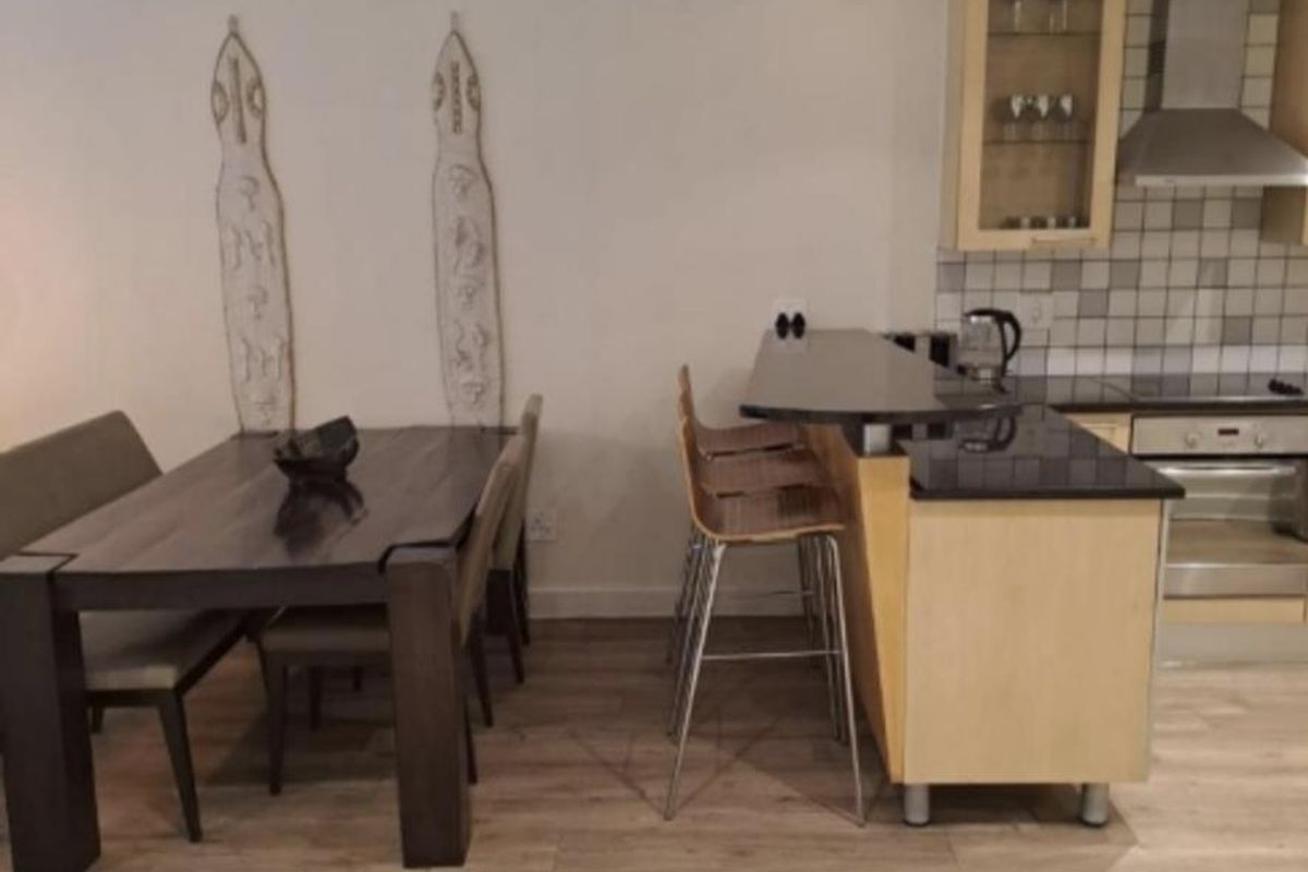 A BEAUTIFULLY FURNISHED TWO BEDROOM APARTMENT - Photo 4
