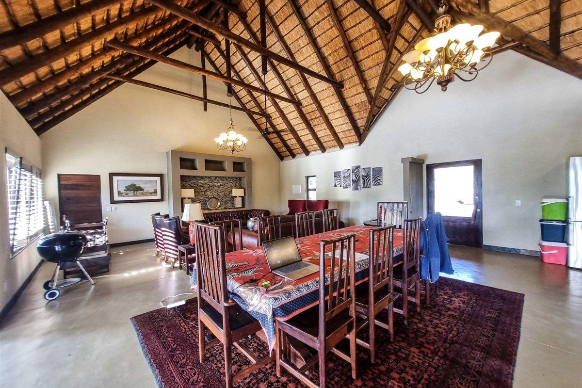 Beautiful Home with Mountain Views - Photo 4