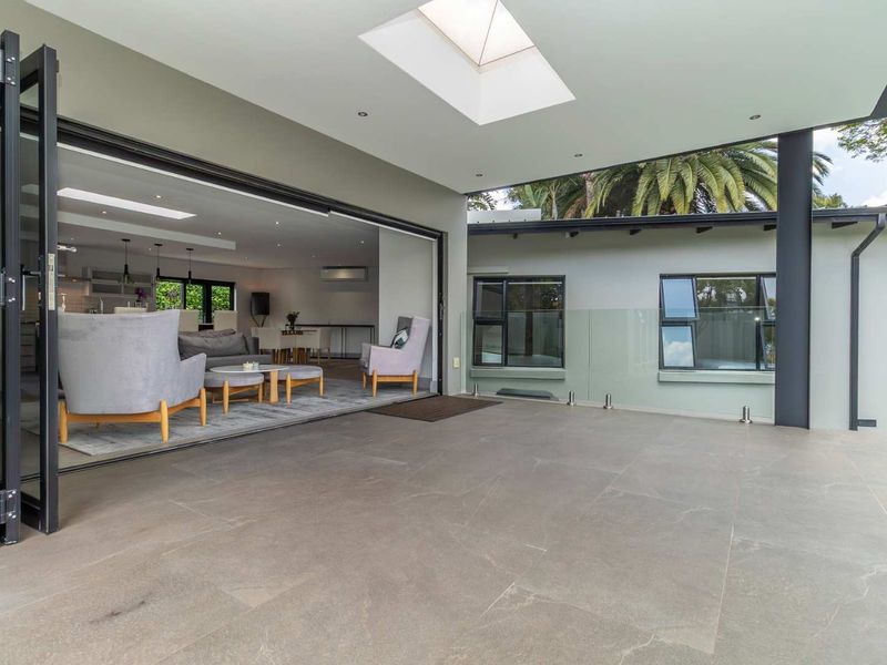 Exceptional, Immaculate, Modern Home for Sale in Hurlingham Manor - Photo 6