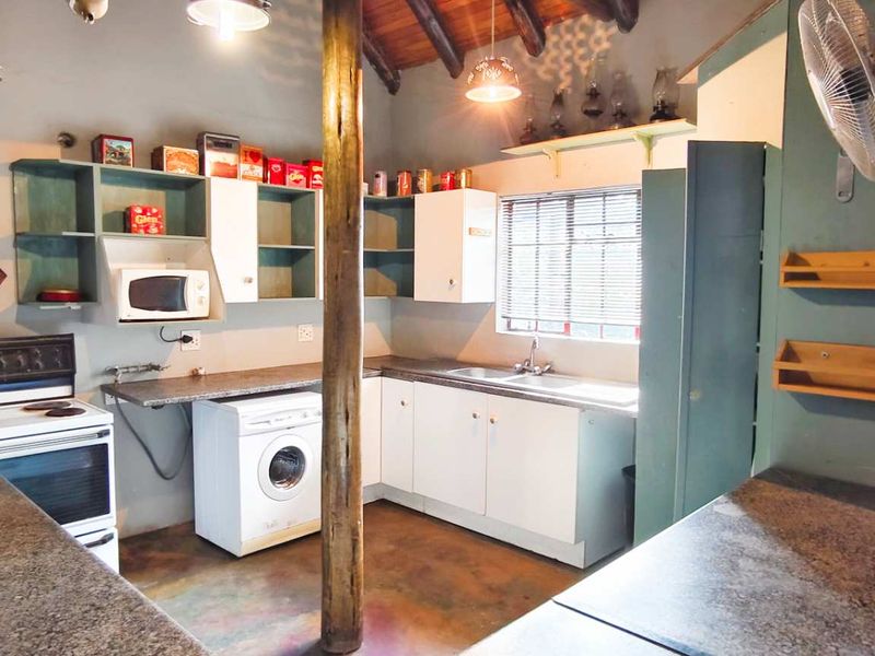 4 Bedroom Property Adjacent to Green Belt - Photo 10