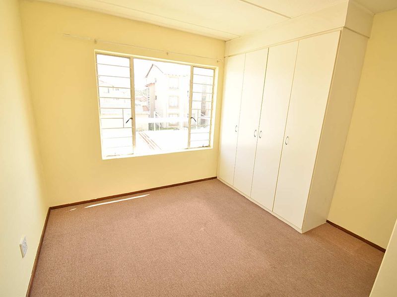 First Floor Apartment - Photo 9