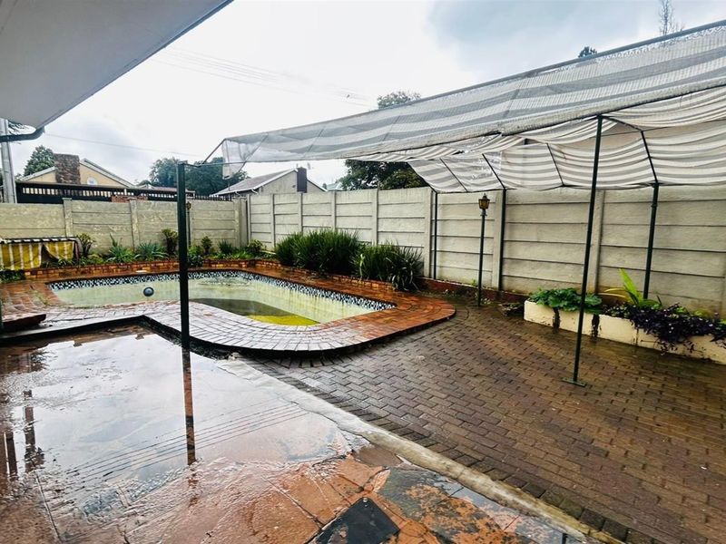 House For Sale in Elsburg, Germiston - Photo 7