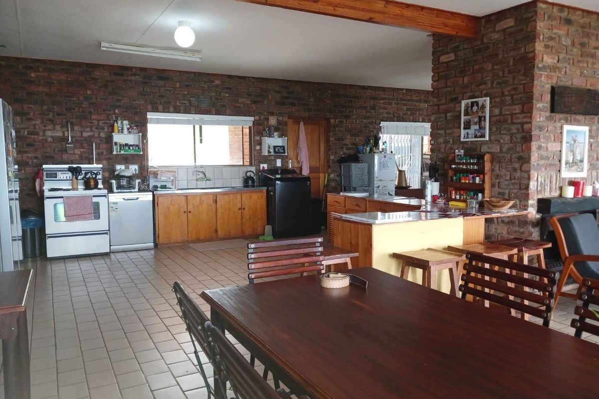 Facebrick Gem with stunning Ocean views. - Photo 2