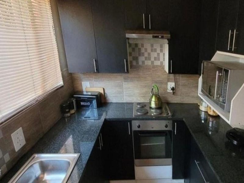 Priced to sell property - Photo 3