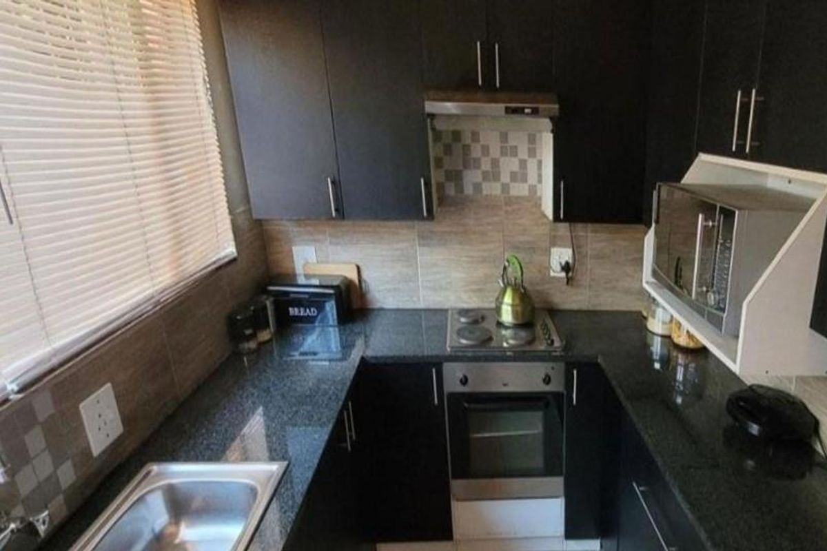 Priced to sell property - Photo 3