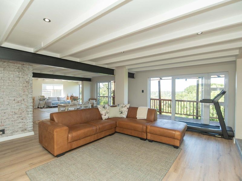 Stunning Renovated Family Home with Breathtaking Valley Views - Photo 9