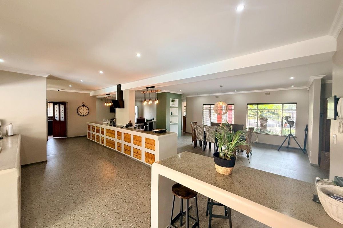Beautiful Large house for sale in vryheid - Photo 5