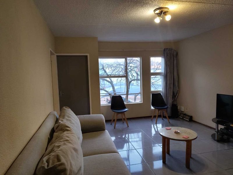 R9000-00 per month rental income 3 bedroom unit - Photo 2
