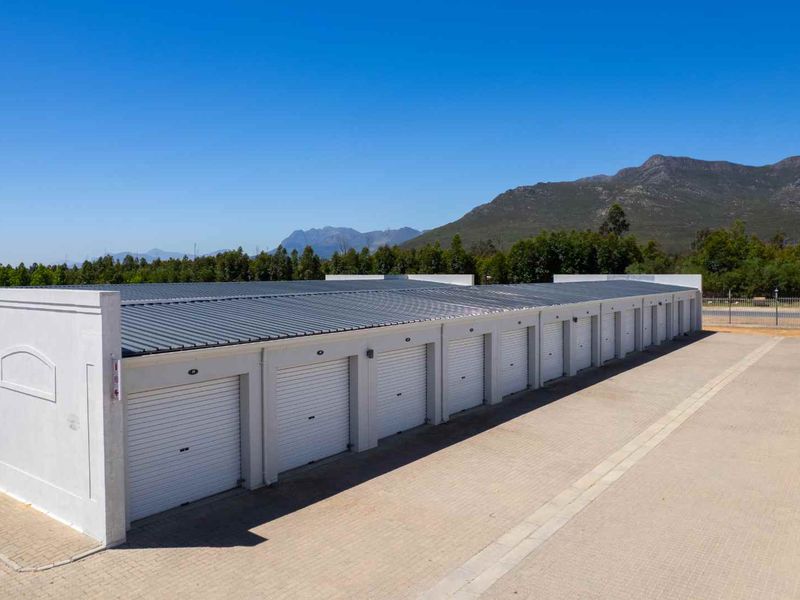 Premium storage units of various sizes are now available for rent on Val de Vie Estate. - Photo 9
