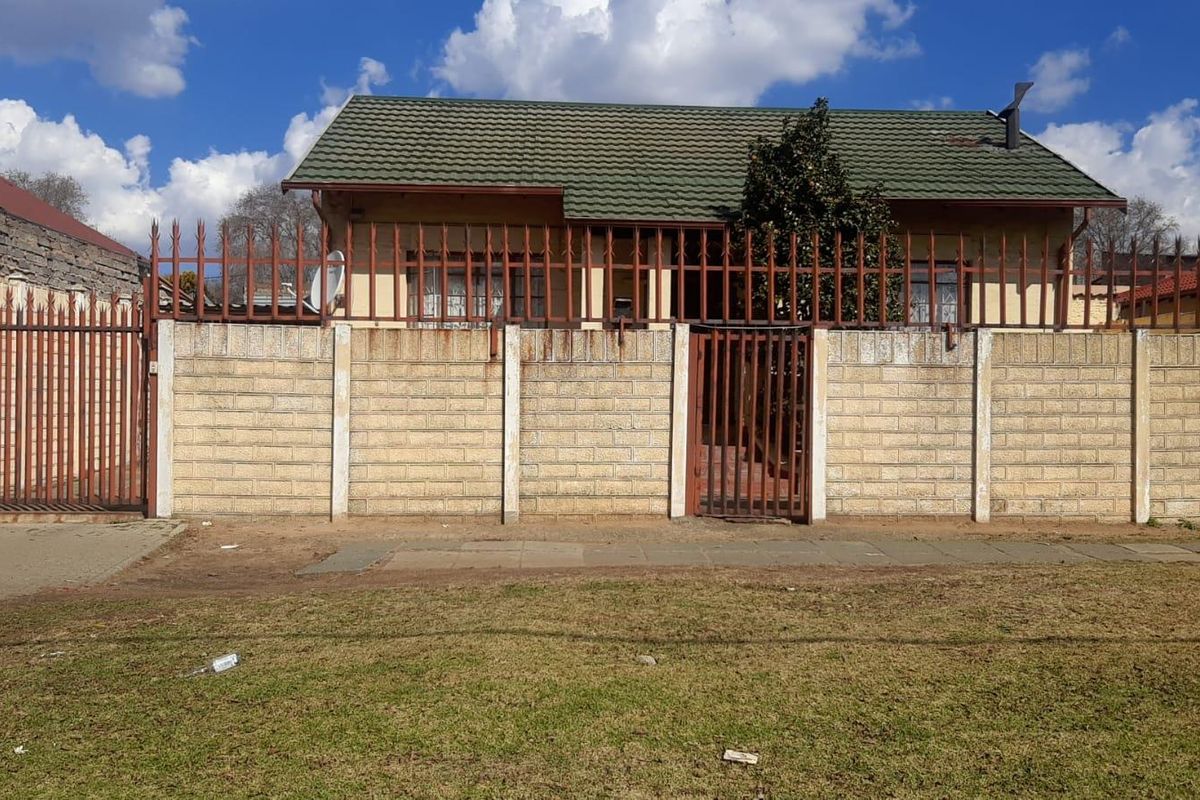 Kenilworth, 2 Bedroom house with flatlet and pool - Photo 2