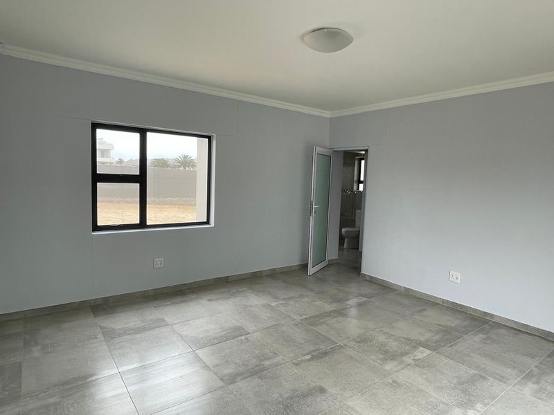 Beautiful House For Sale - Mile 4 Ext1 - Photo 8