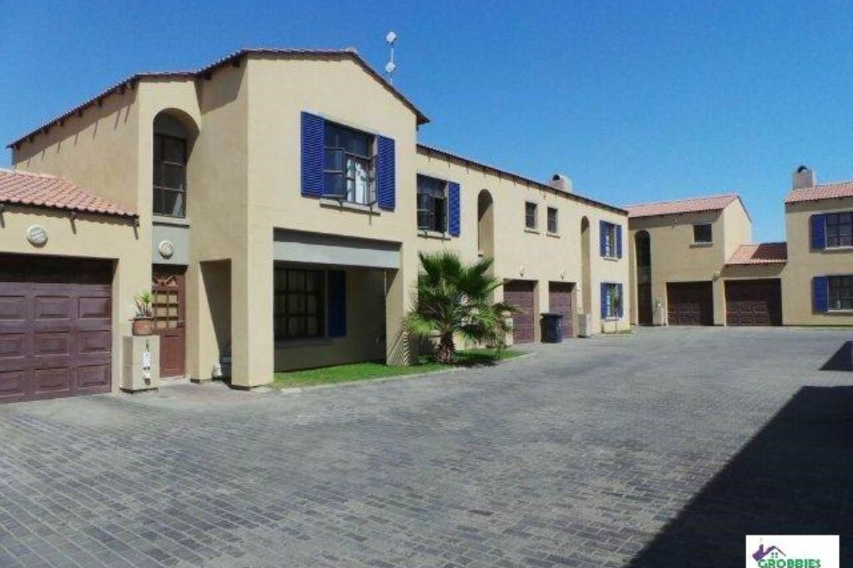 3 bedrooms Townhouse in Fairways Estate - Photo 4