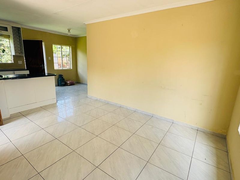 Grab this lovely property - Photo 7