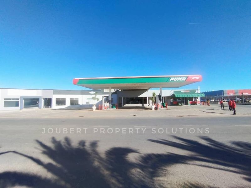 EXCEPTIONAL BUSINESS PROPERTY FOR SALE IN MARIENTAL - NAMIBIA - Photo 4