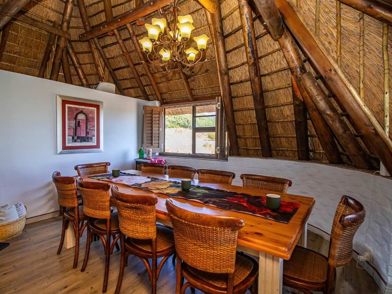 EXCLUSIVE COASTAL RETREAT - Photo 9