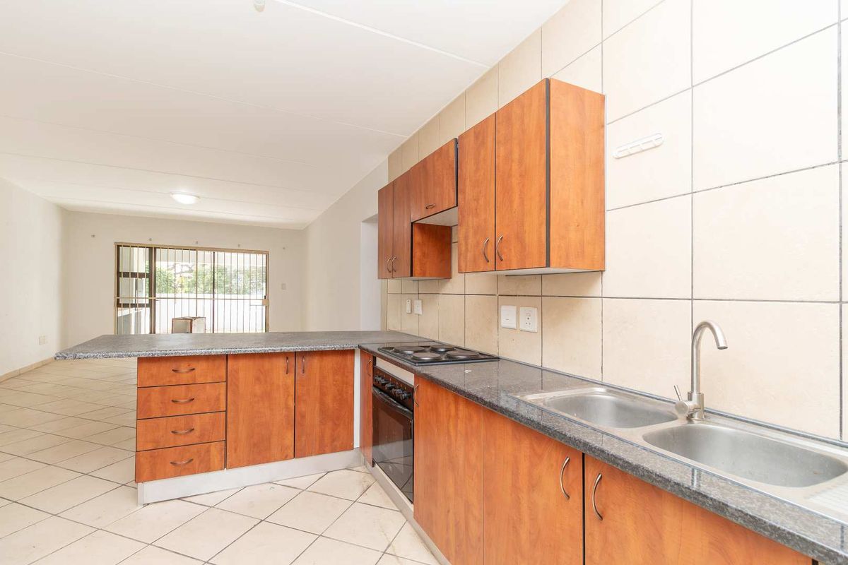 Lovely Spacious 2 Bedroom Ground Floor Garden Apartment - Photo 5