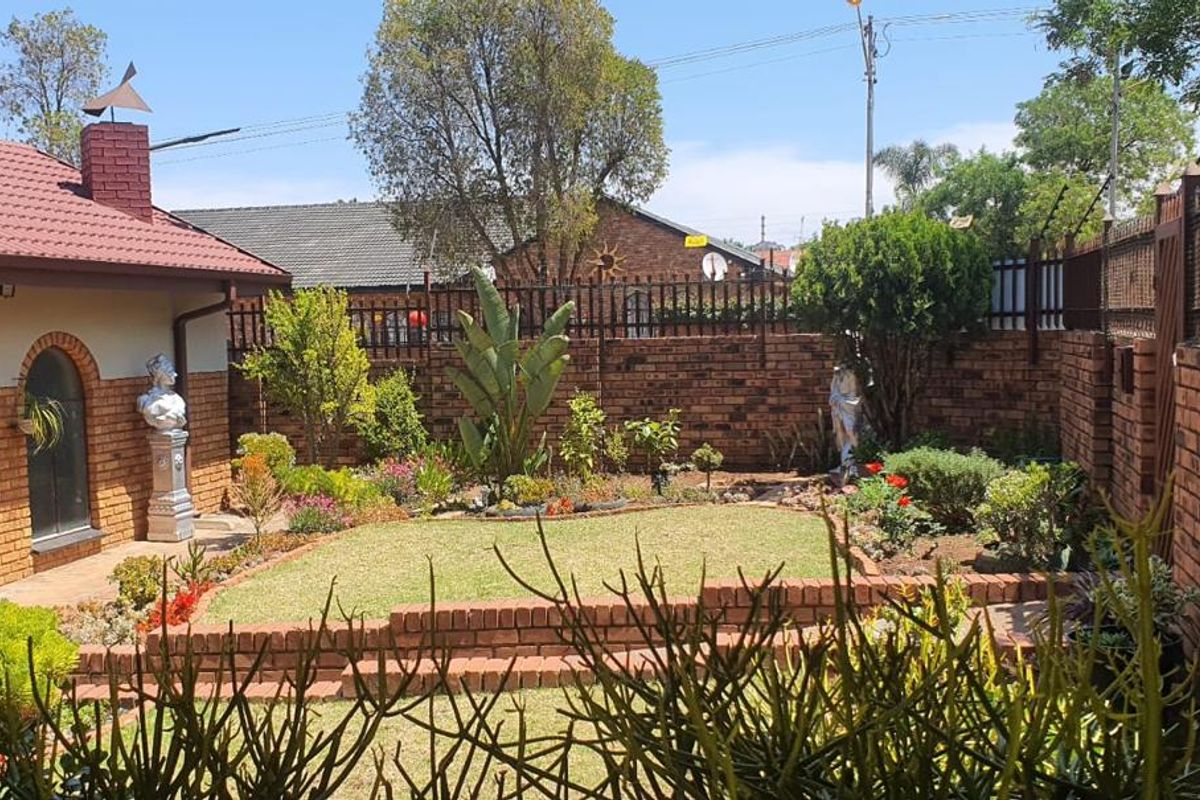 Eight bedrooms house for sale in Mountain View - Photo 5