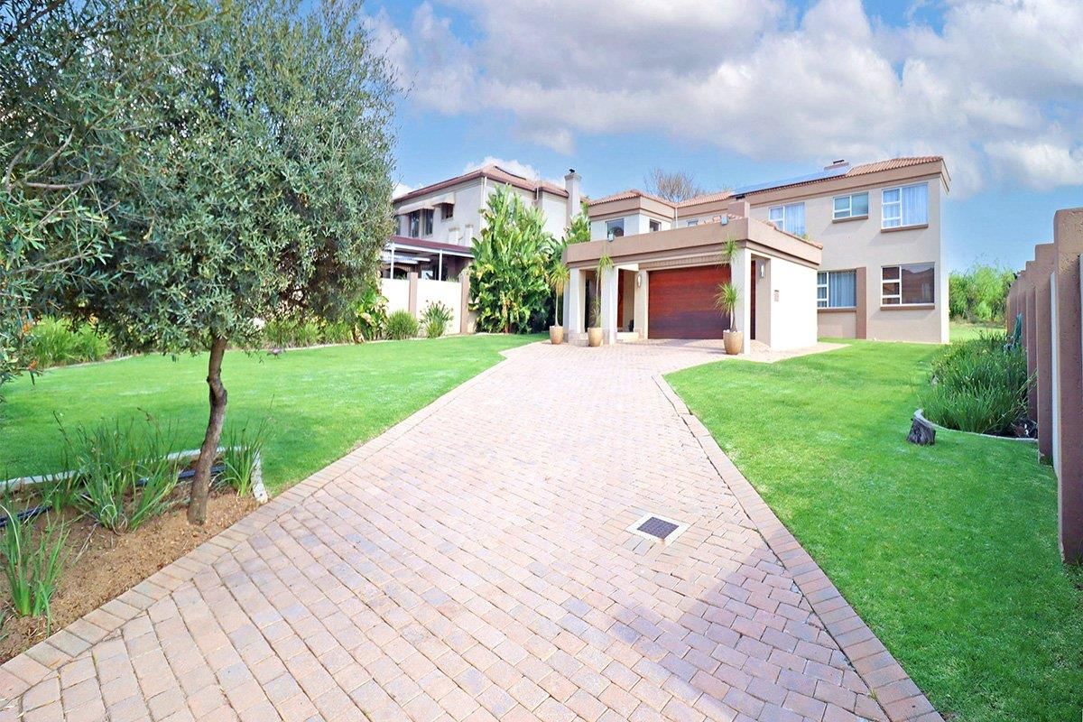 4 Bedroom - Beautiful Views - Photo 2