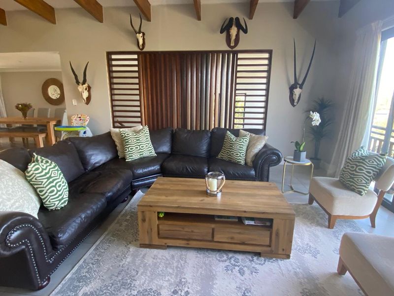Excuiste Home For Rental in Palm Lakes Estate - Photo 5
