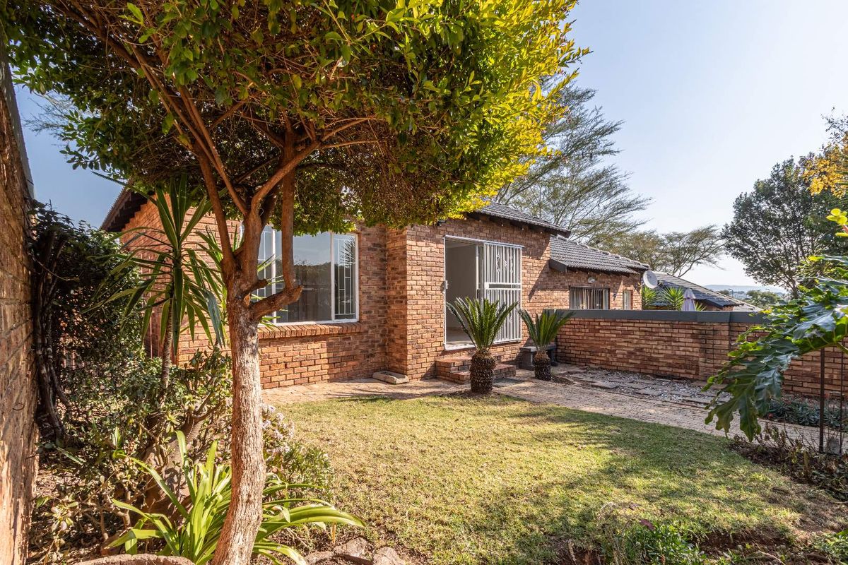 Freestanding 2 bed 1 bath unit neatly tiled and painted. Close to Curro Wilgeheuwel. - Photo 4