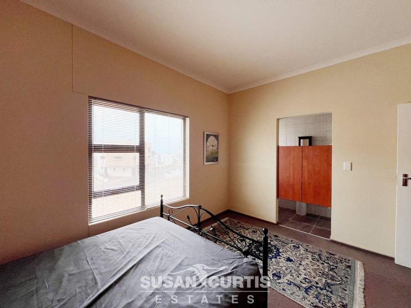 READY TO MOVE IN! - Photo 10