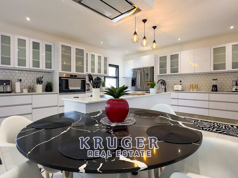 A MASTERPIECE WITH FLAT FOR SALE IN SWAKOPMUND MILE 4, EXTENSION 1 - Photo 10
