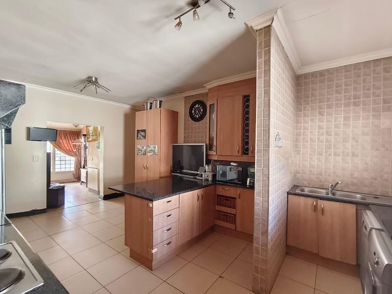 3 bedroom townhouse in Northriding - Photo 7