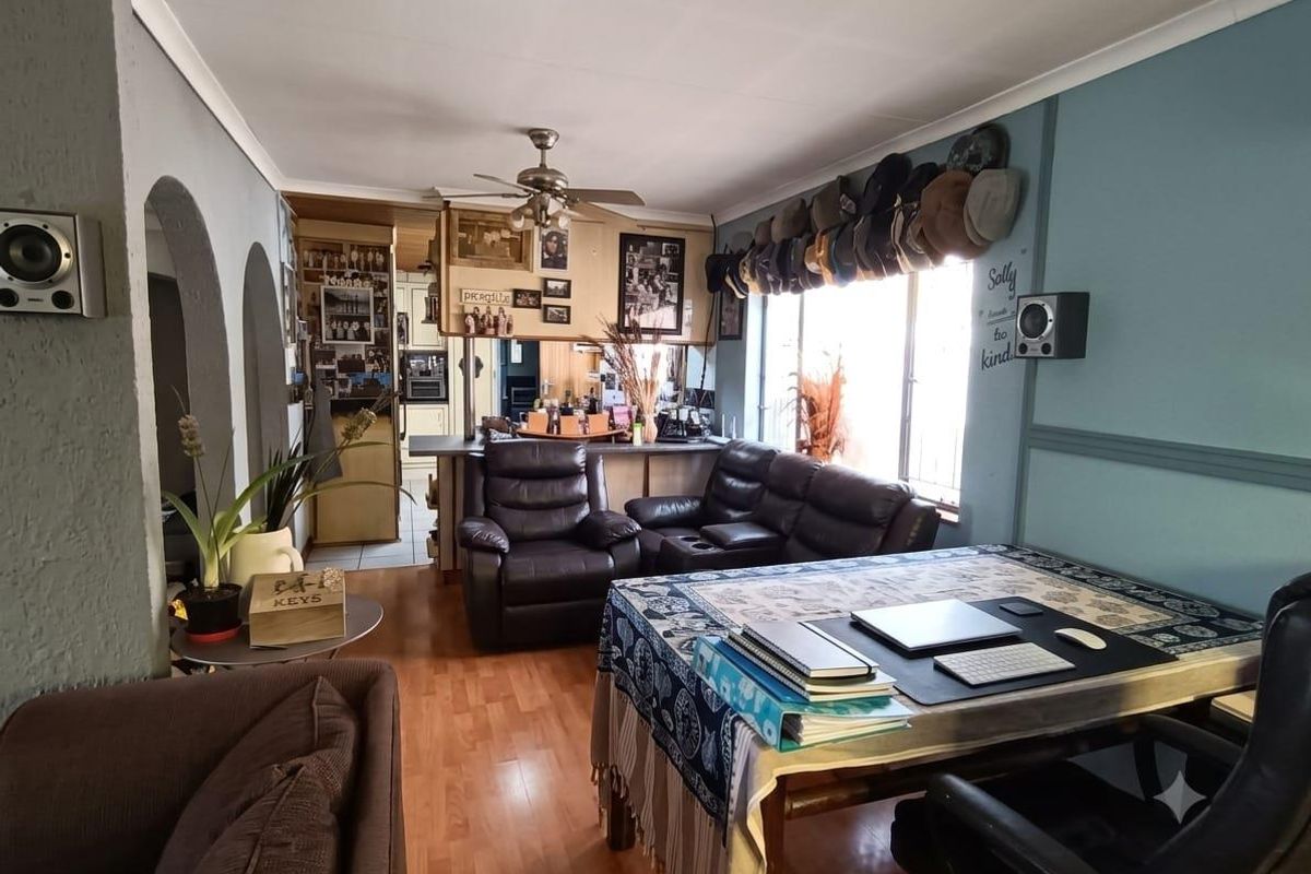 Stunning 3-Bedroom Home with Private Jacuzzi in Fauna - Photo 5