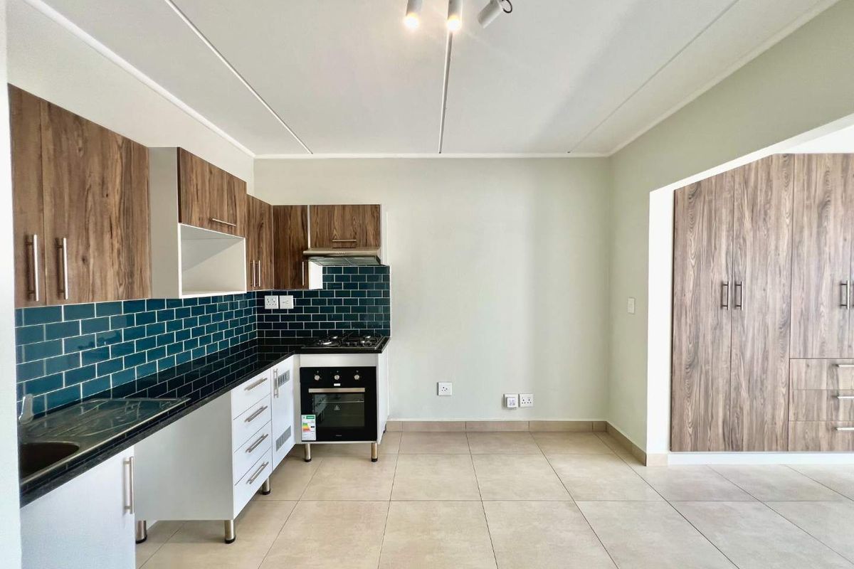 Elevate Your Lifestyle in a Brand New Sandton Studio! - Photo 3