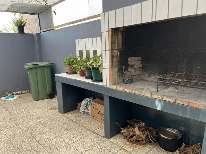 Three bedroom house for sale in Khomasdal - Photo 3