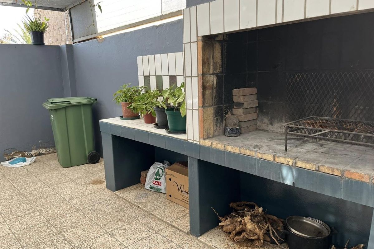 Three bedroom house for sale in Khomasdal - Photo 3