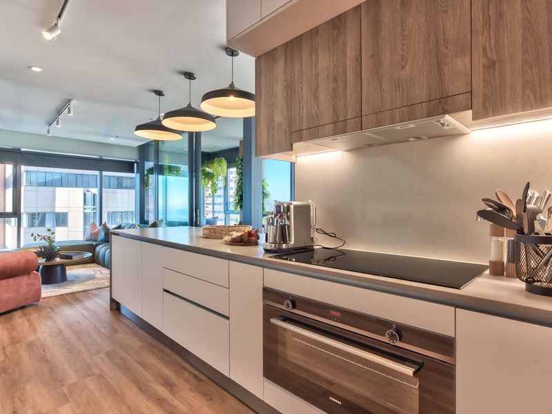 Spectacular 3-Storey Penthouse, Pool & Views! - Photo 8