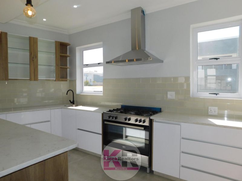 Sleek modern - Photo 3