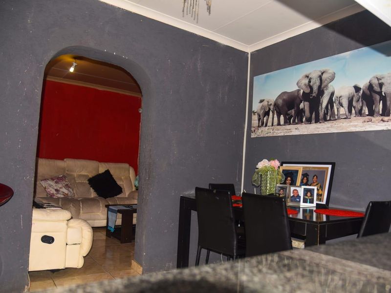 Clayville - R 960 000 Lovely Home ! - Photo 2